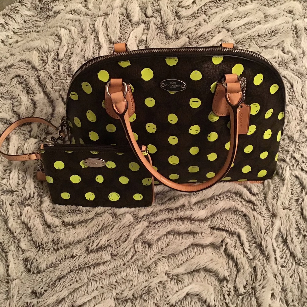 Coach purse and wristlet
